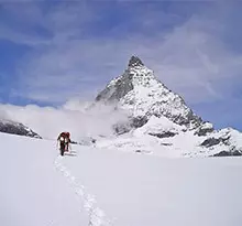 raquette camping à la montagne