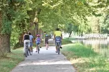 Vacances à vélo sur la voie verte Flower Campings