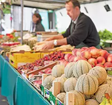 marchés locaux en vacances pour cuisiner au camping