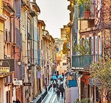 vacances en camping en provence, village aix en provence
