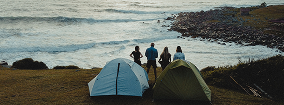Tentes de camping en bord de mer en Bretagne