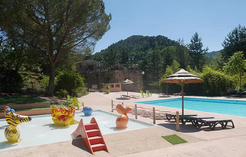 camping en Ardèche avec parc aquatique Mas de Champel
