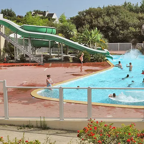 Camping-la-grande-plage-espace-aquatique