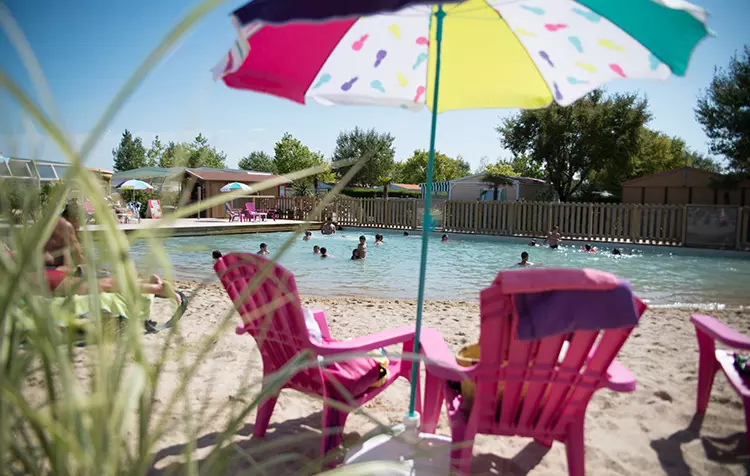 Camping Le Petit Paris - Piscine lagon