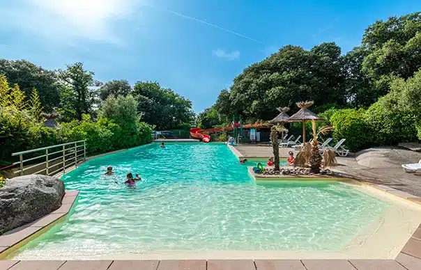  Camping Le Martinet Rouge Piscine