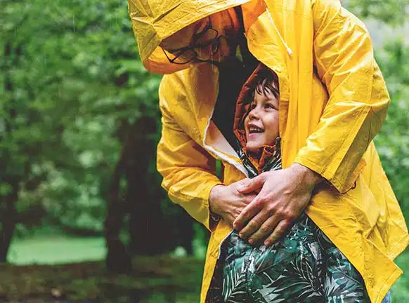 Récupérateurs d’eau de pluie : quand le ciel alimente nos campings 